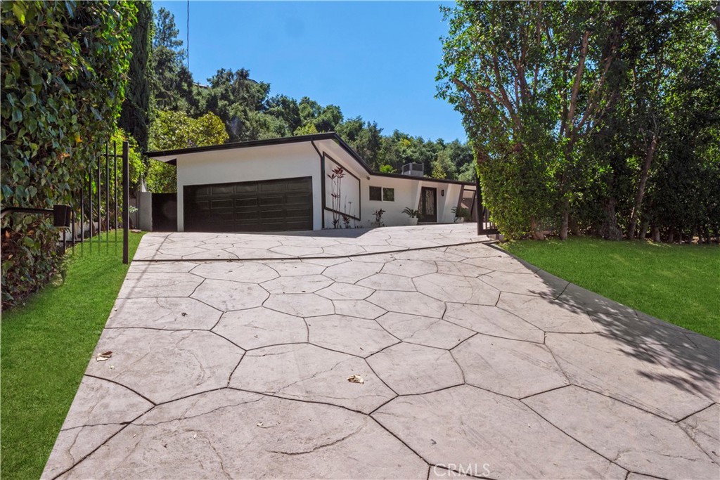 3267 Laurel Canyon Boulevard Property Photo 2