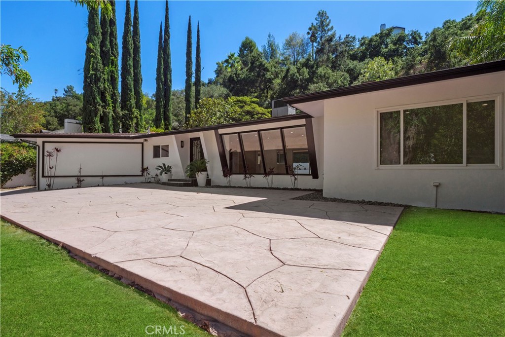 3267 Laurel Canyon Boulevard Property Photo 7