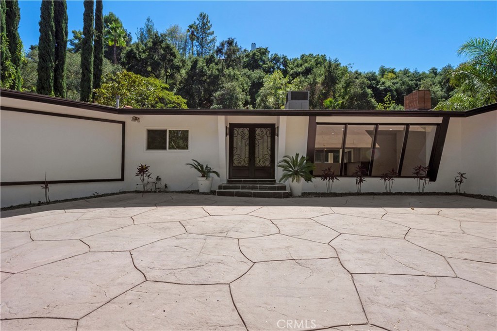 3267 Laurel Canyon Boulevard Property Photo 8