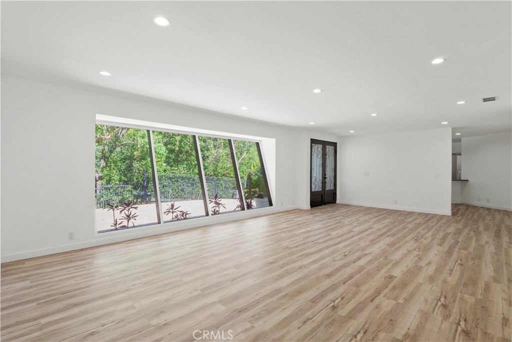 3267 Laurel Canyon Boulevard Property Photo 11