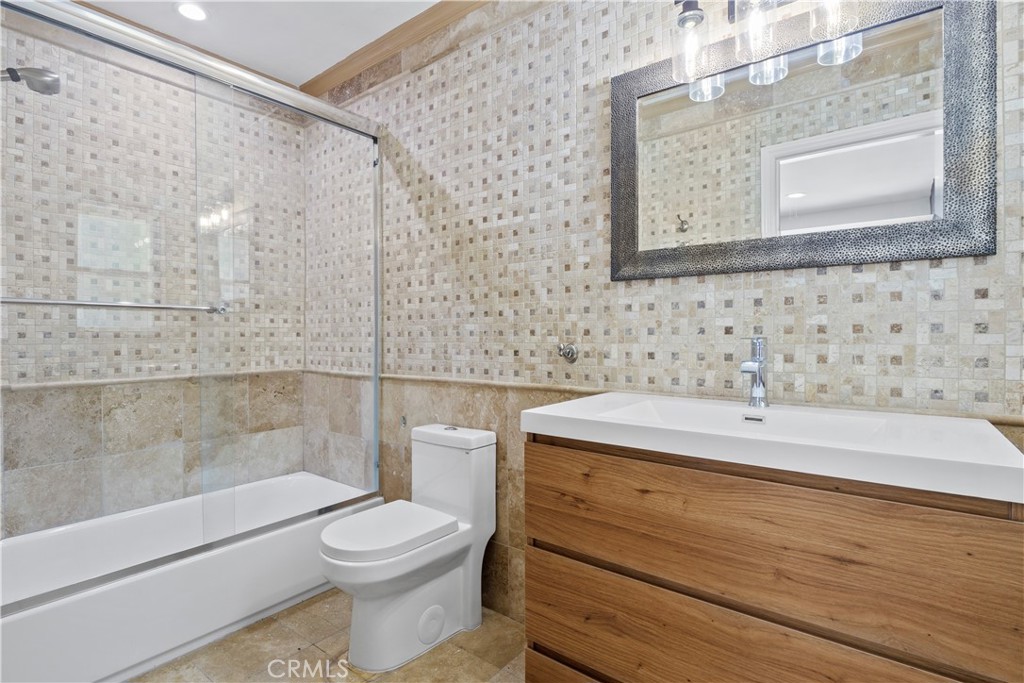 3267 Laurel Canyon Boulevard Property Photo 25