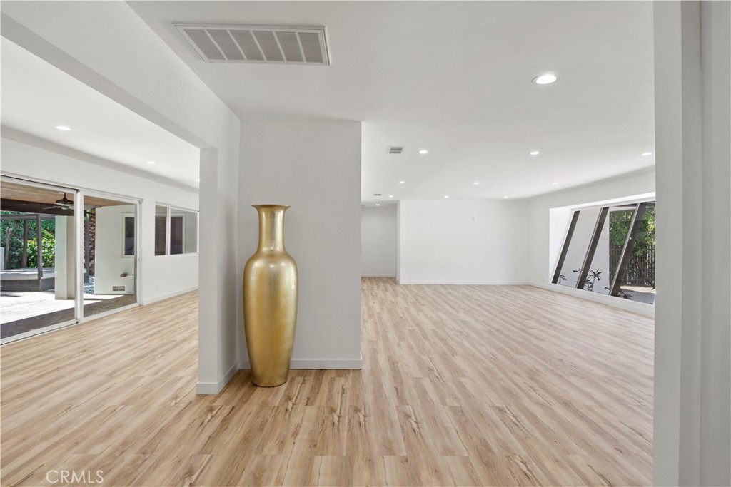 3267 Laurel Canyon Boulevard Property Photo 27