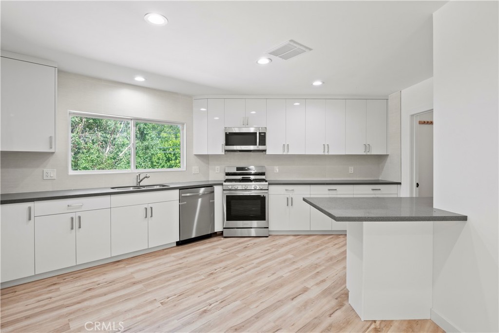 3267 Laurel Canyon Boulevard Property Photo 31