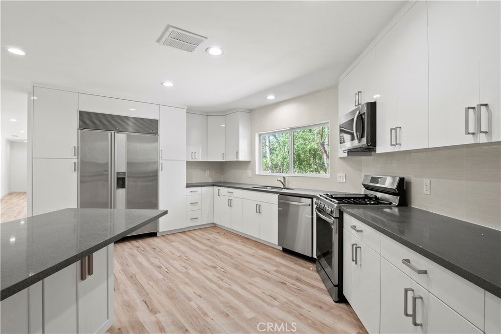 3267 Laurel Canyon Boulevard Property Photo 34