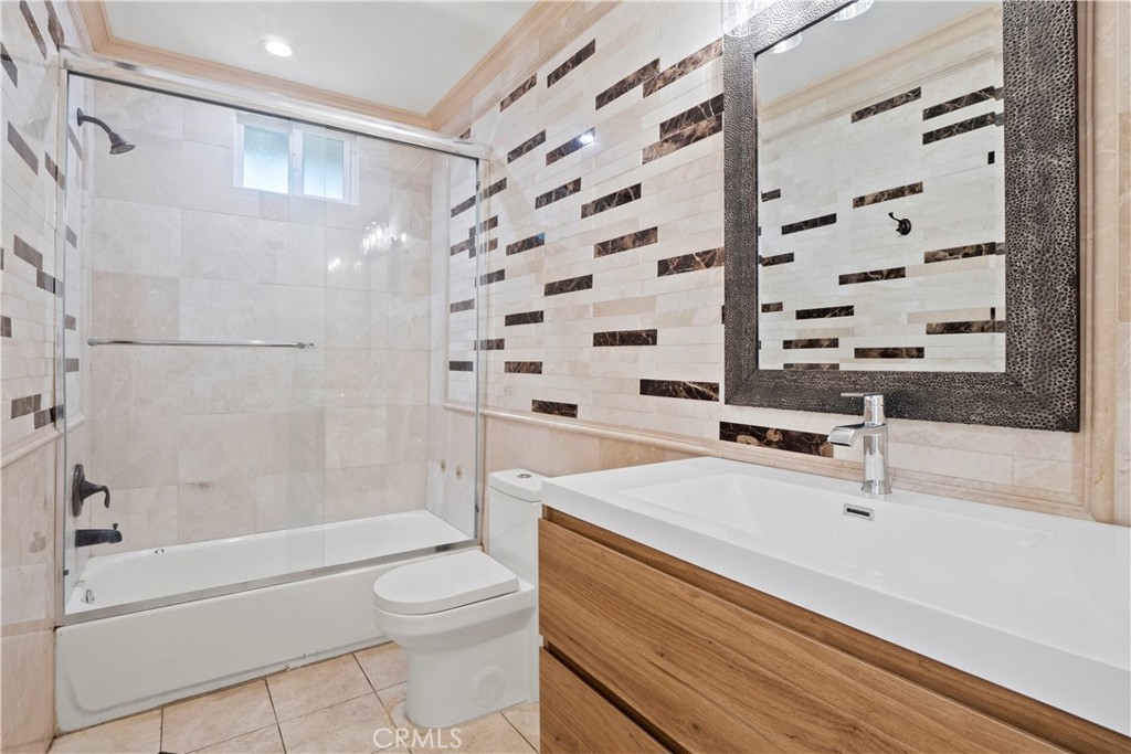 3267 Laurel Canyon Boulevard Property Photo 35