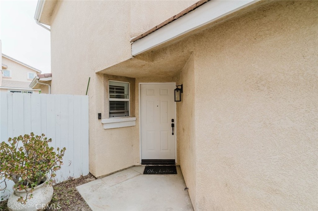 27631 Iris Place Property Photo 3