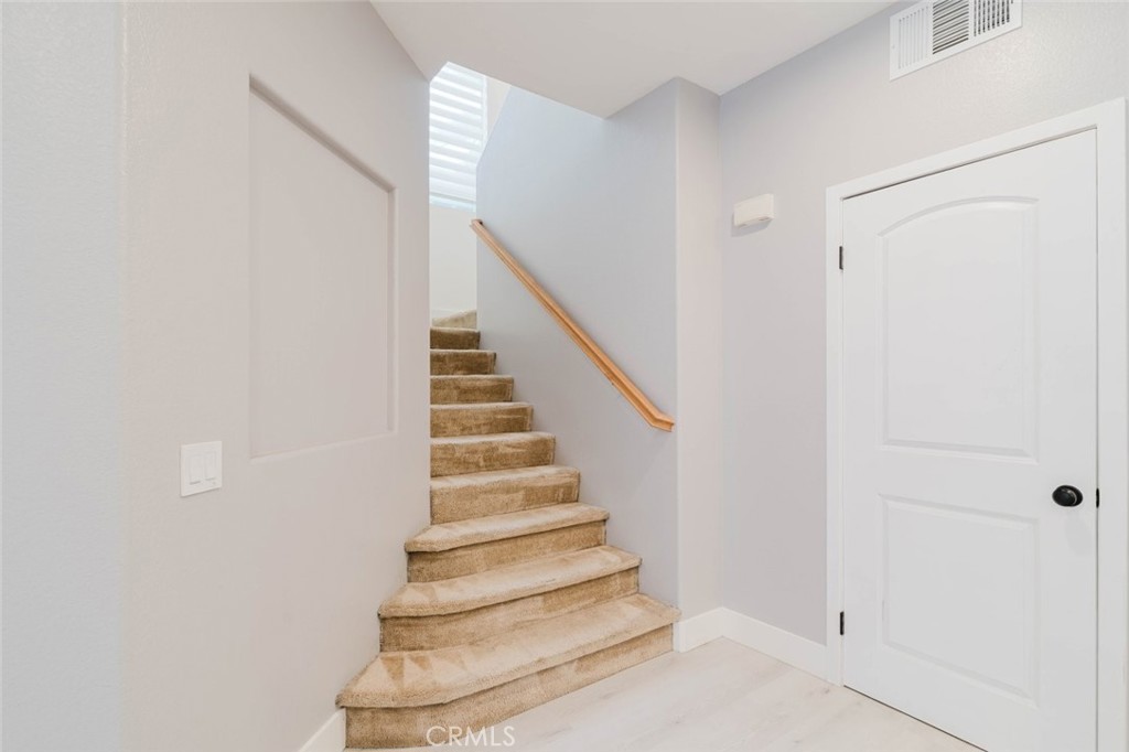 27631 Iris Place Property Photo 4