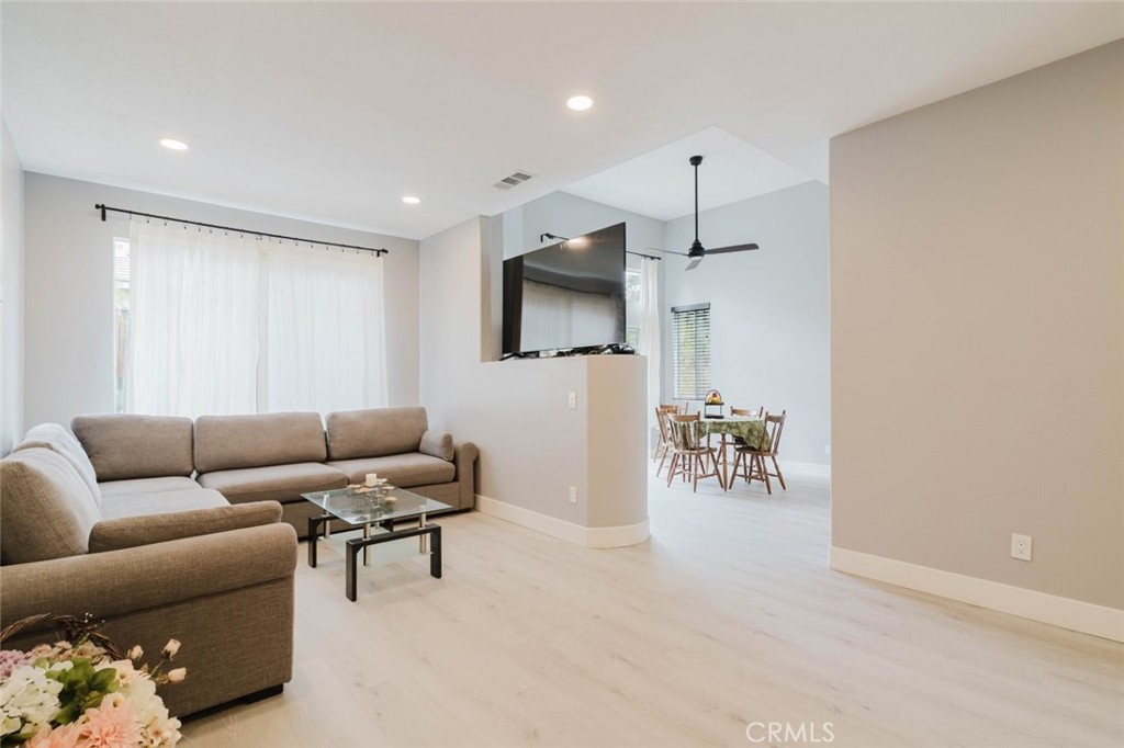 27631 Iris Place Property Photo 6