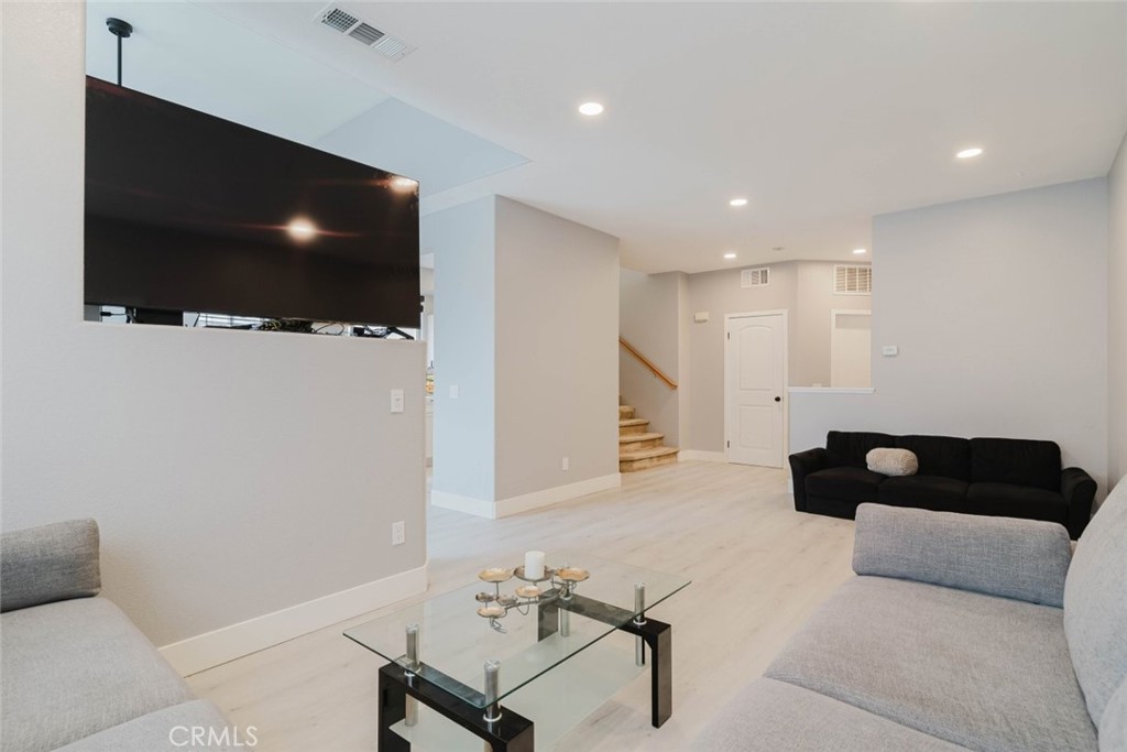 27631 Iris Place Property Photo 8