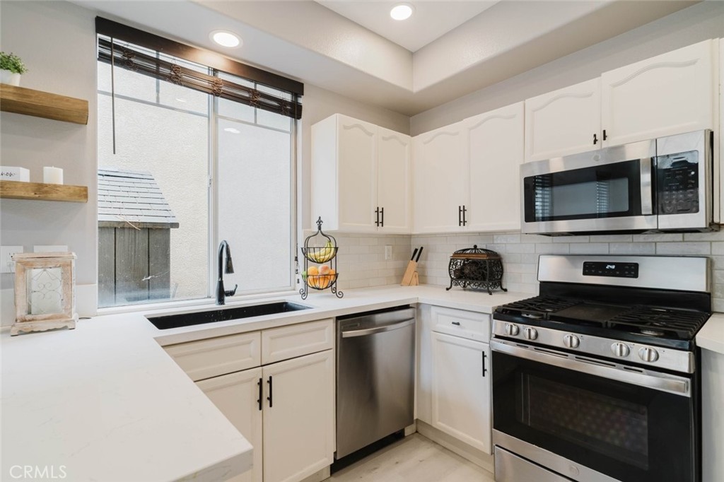 27631 Iris Place Property Photo 13