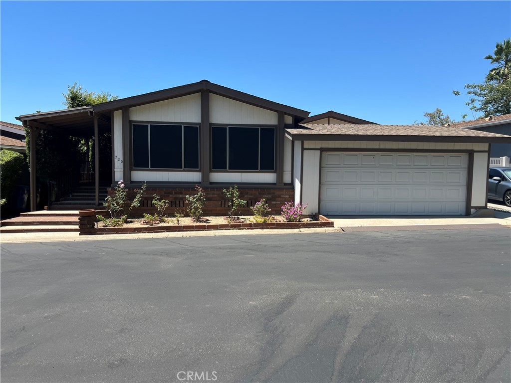 15455 Glenoaks 220 Property Photo 1