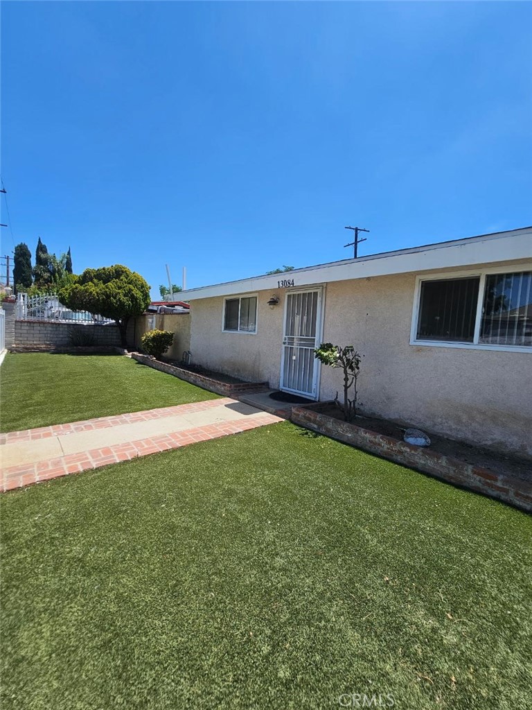 13084 Vaughn Property Photo 5