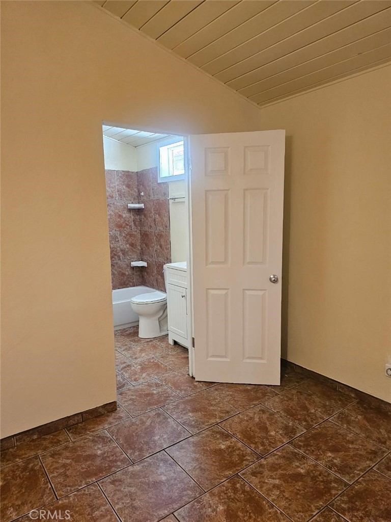 13084 Vaughn Property Photo 22