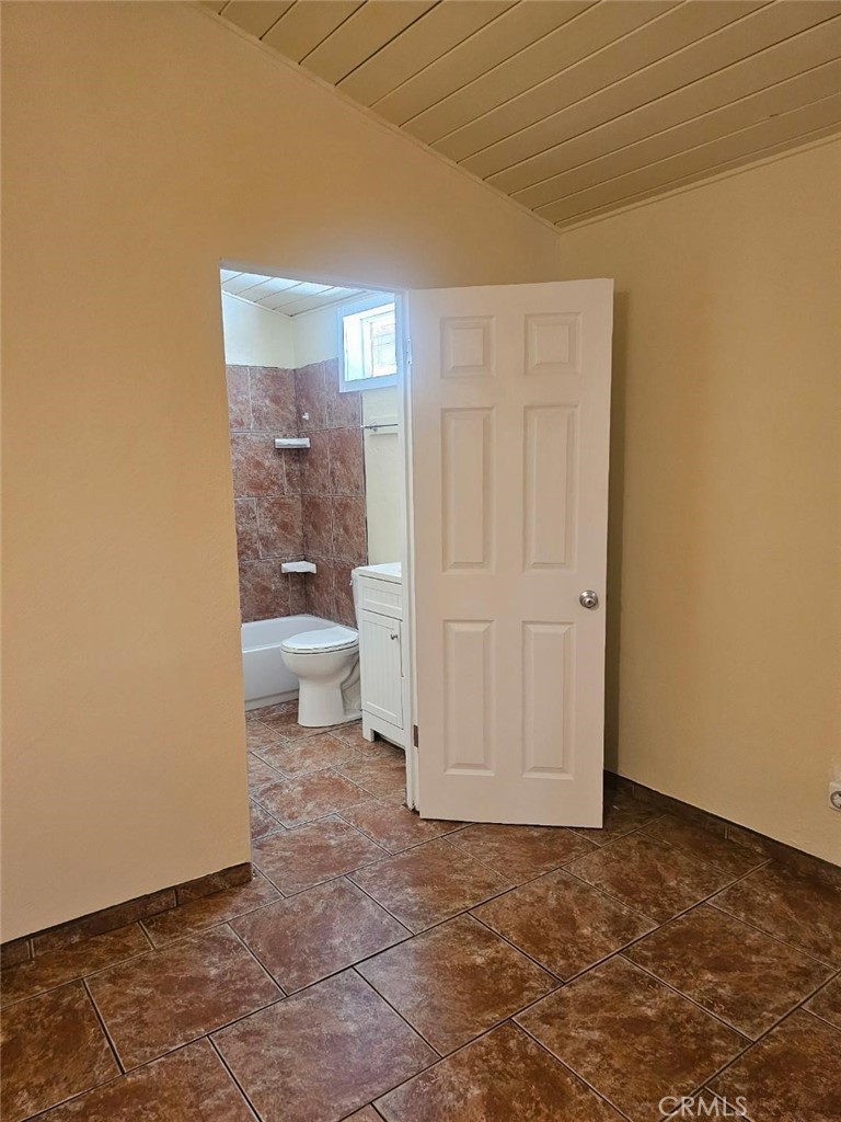 13084 Vaughn Property Photo 23