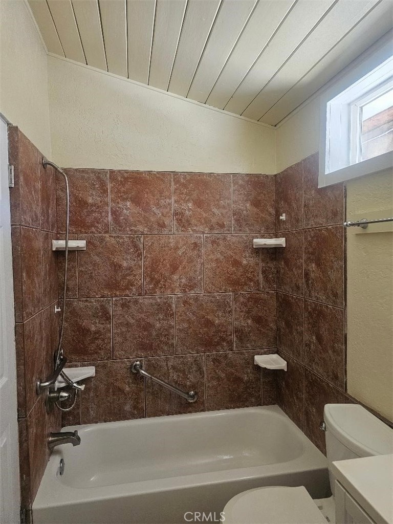 13084 Vaughn Property Photo 24
