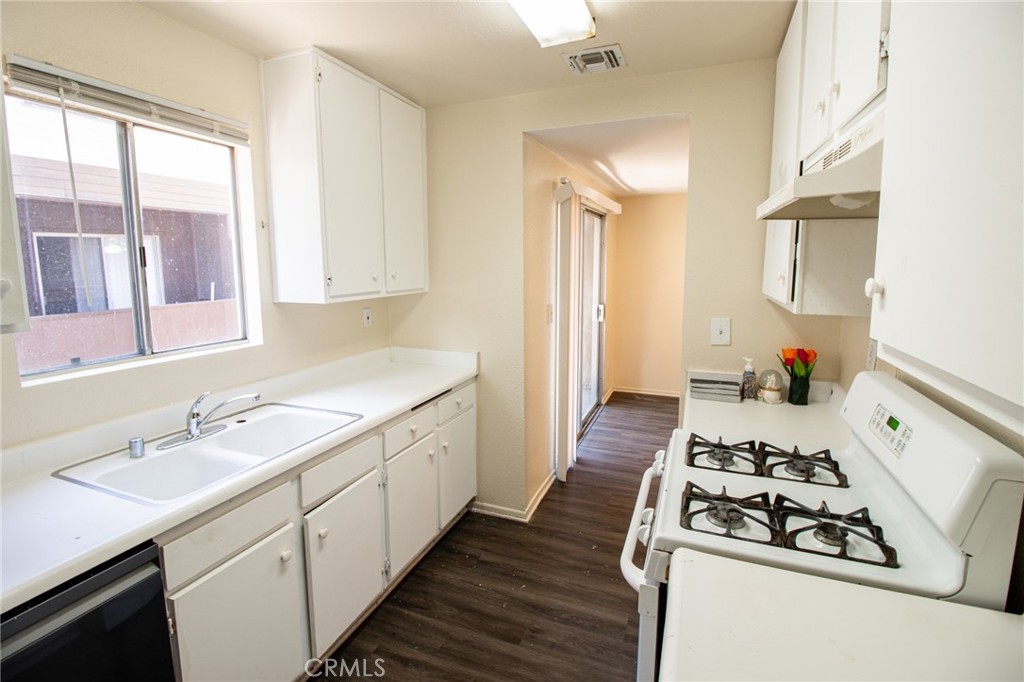 7115 Etiwanda 2 Property Photo 22