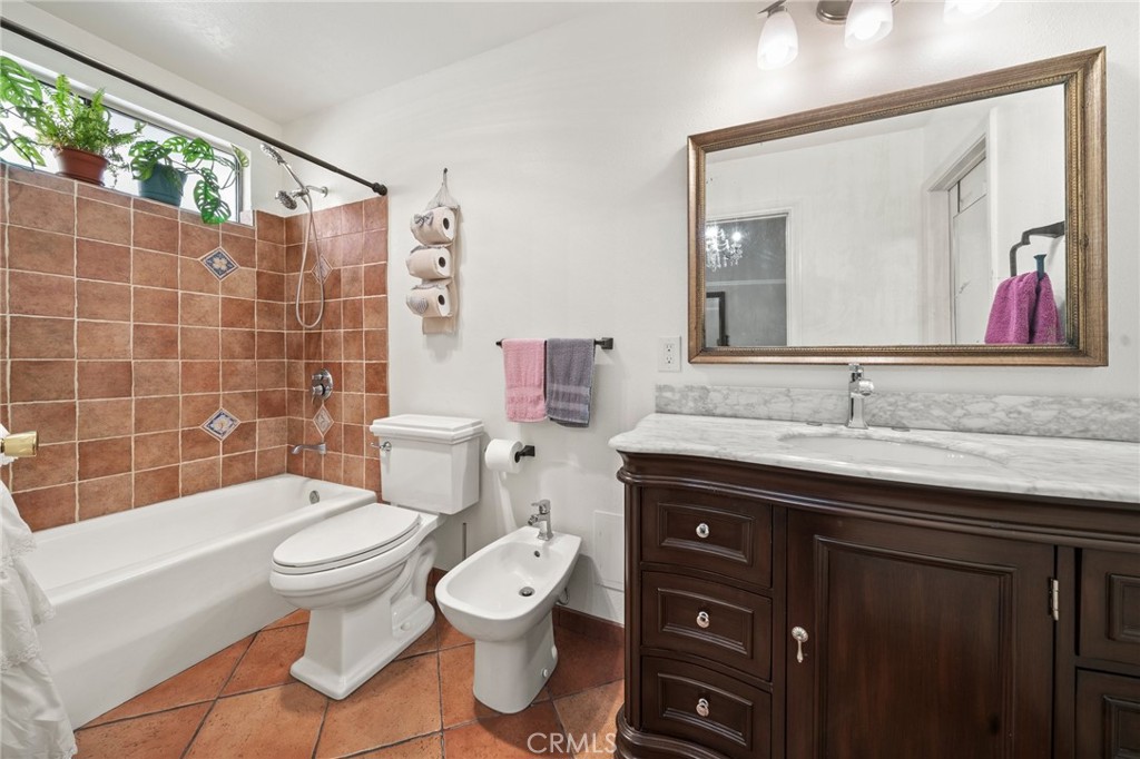 1418 26th 4 Property Photo 13
