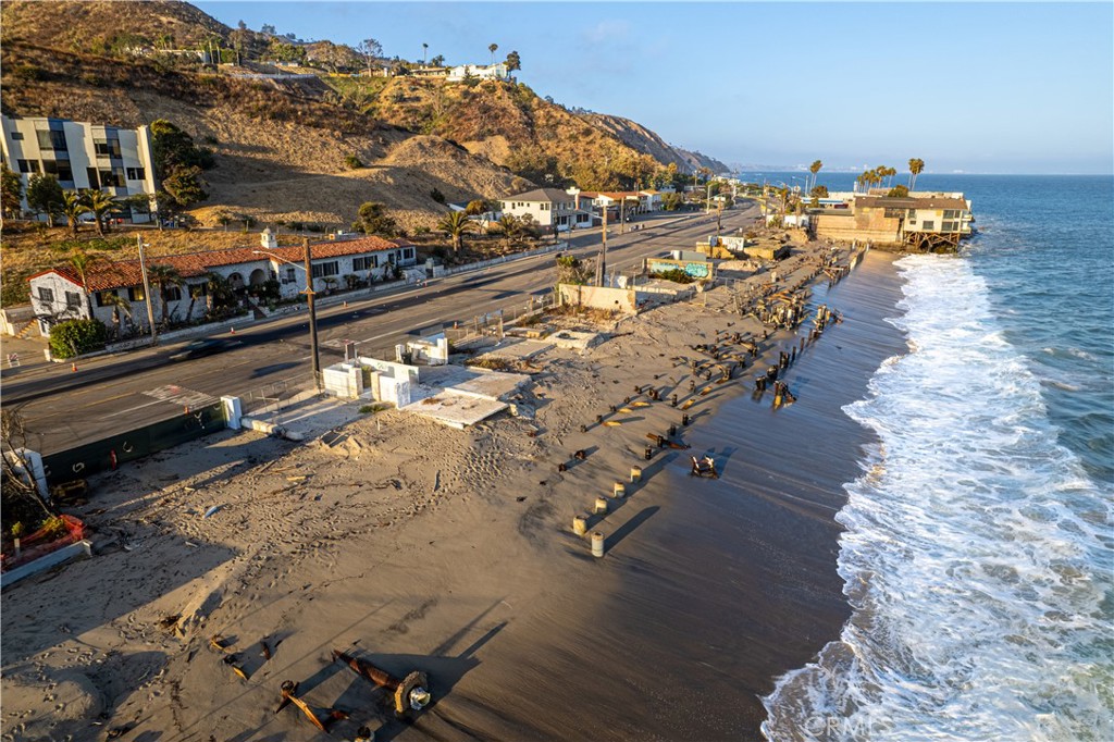 21332 Pacific Coast Highway Property Photo 11