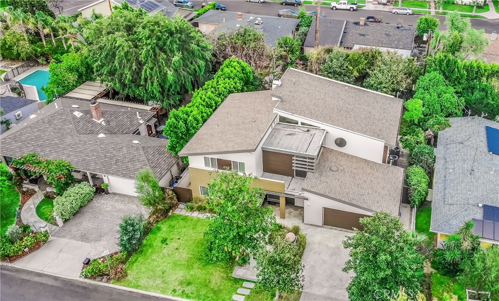 5512 Leghorn Property Photo 7