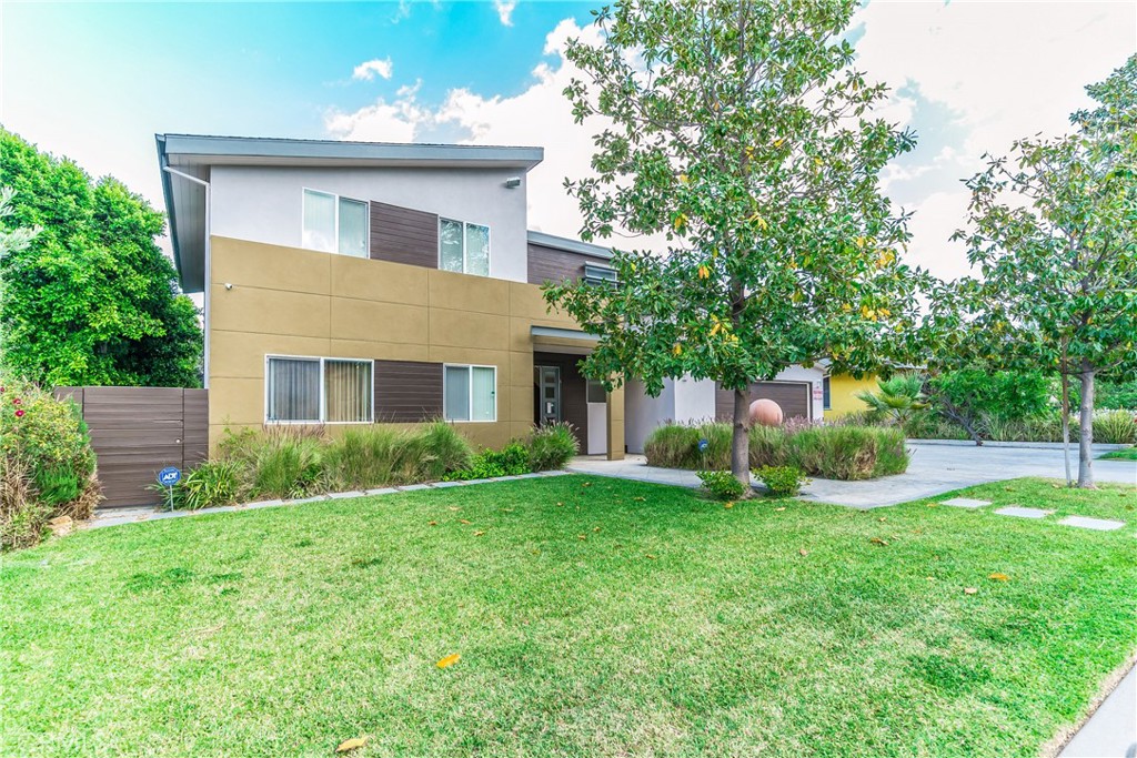5512 Leghorn Property Photo 8