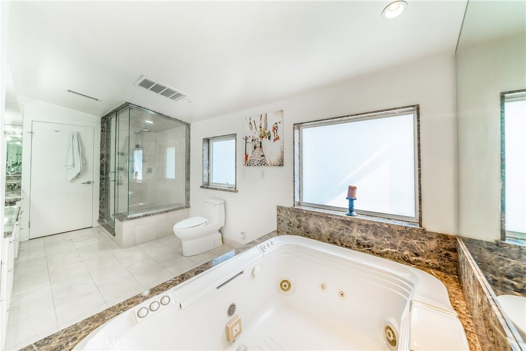5512 Leghorn Property Photo 12