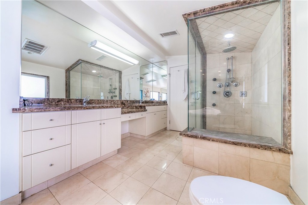 5512 Leghorn Property Photo 14