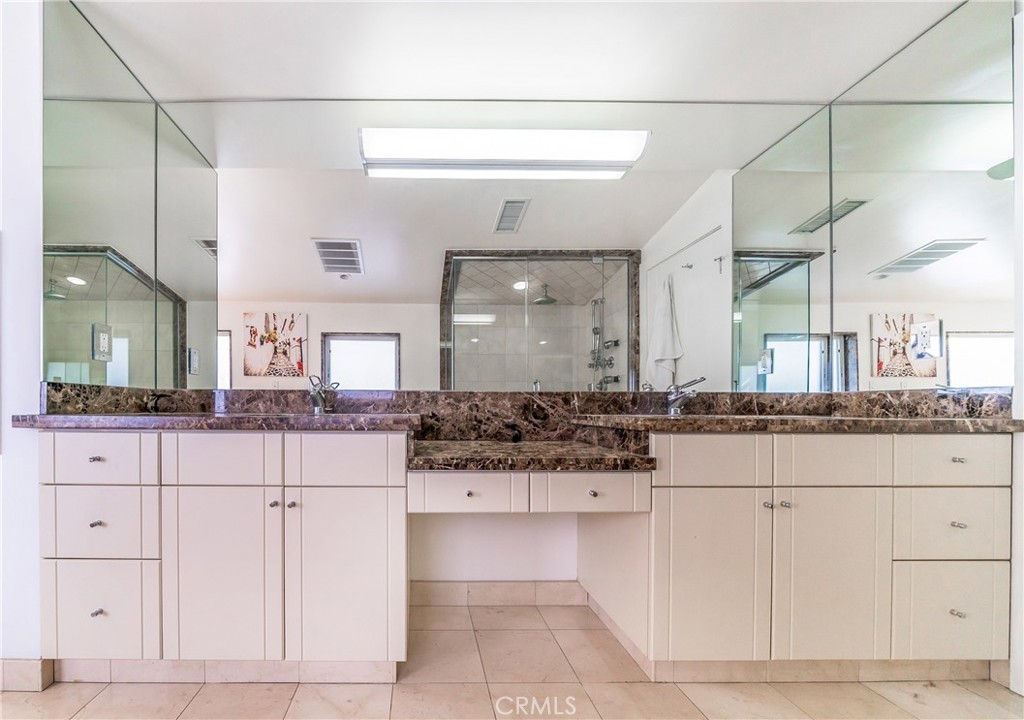 5512 Leghorn Property Photo 15