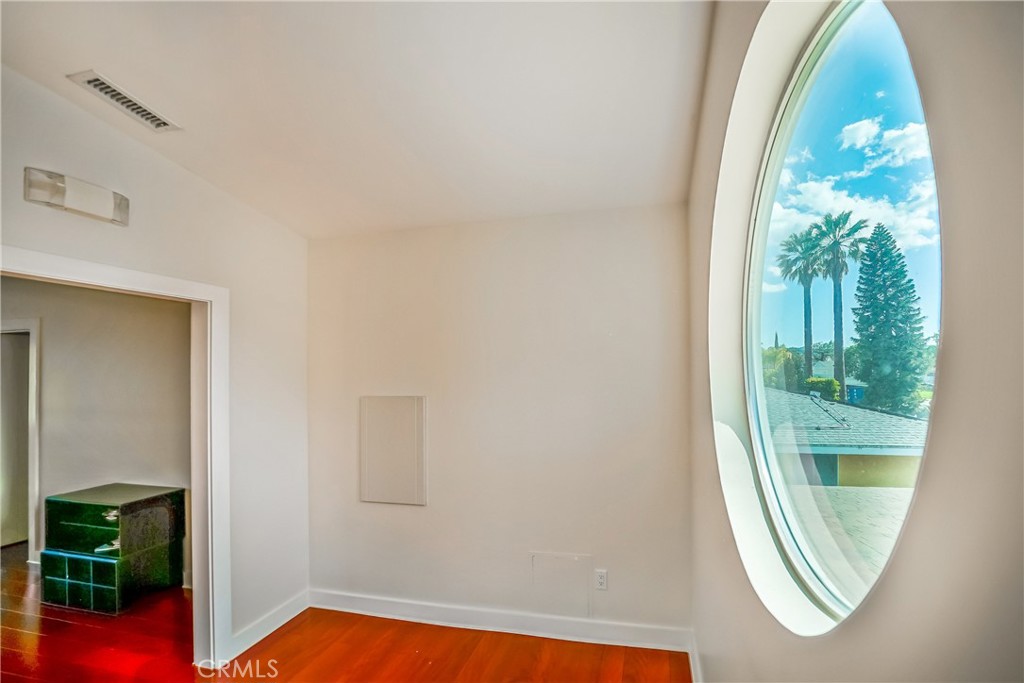 5512 Leghorn Property Photo 23
