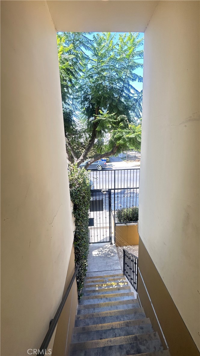 6938 Laurel Canyon 108 Property Photo 22