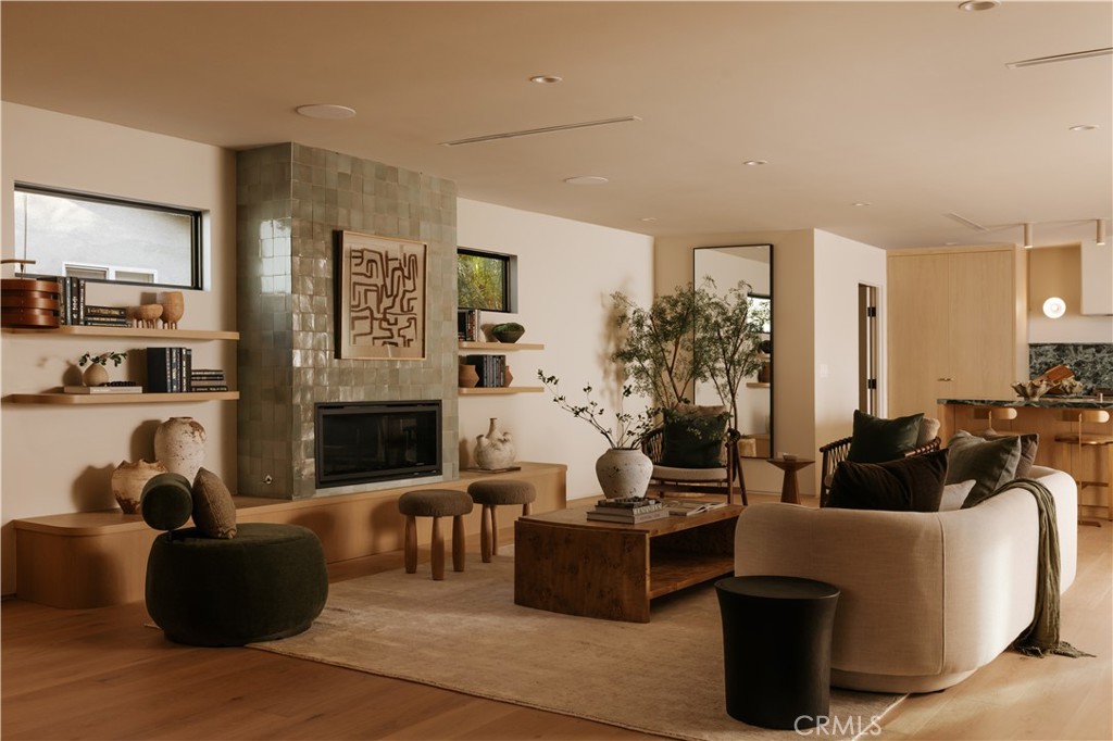5267 Ventura Canyon Avenue Property Photo 8