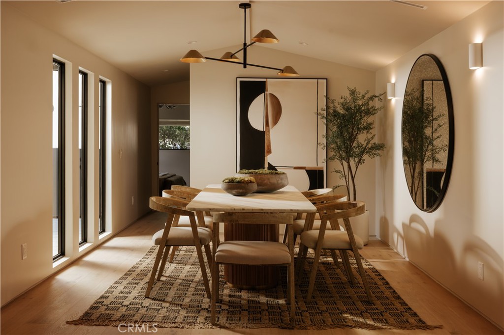 5267 Ventura Canyon Avenue Property Photo 11