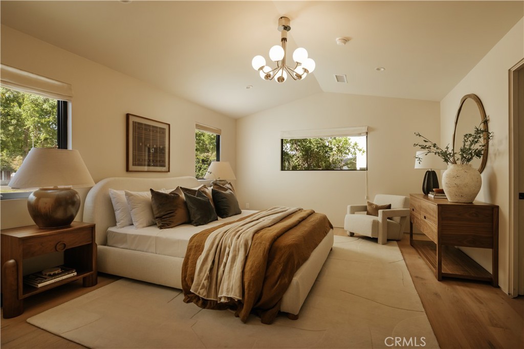 5267 Ventura Canyon Avenue Property Photo 12