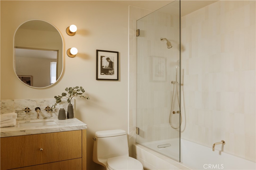 5267 Ventura Canyon Avenue Property Photo 19