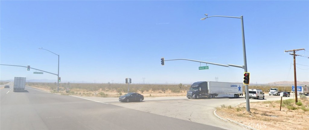 16500 Pearblossom Highway Property Photo 7