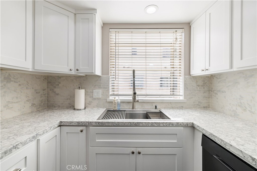 17955 River Circle 4 Property Photo 18