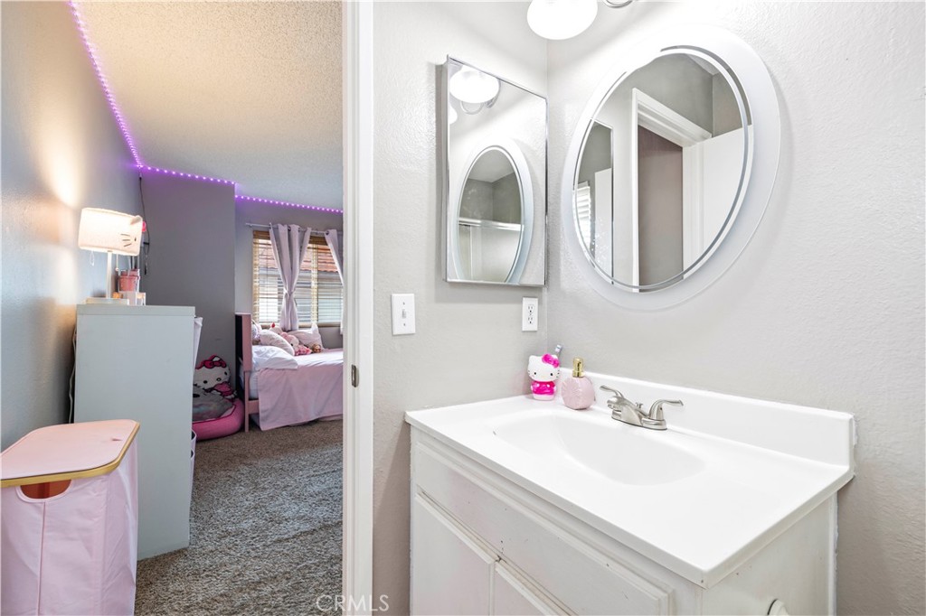 17955 River Circle 4 Property Photo 27