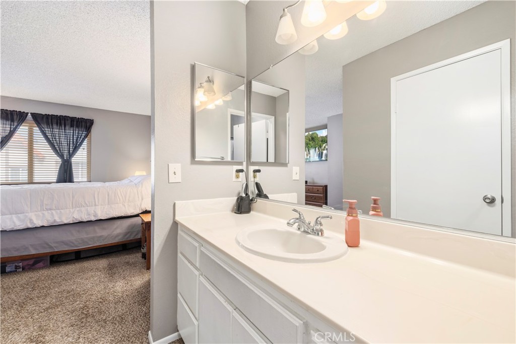 17955 River Circle 4 Property Photo 35