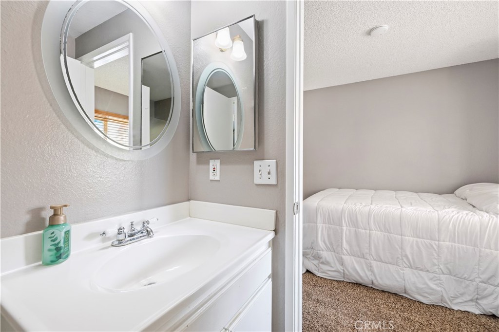 17955 River Circle 4 Property Photo 41