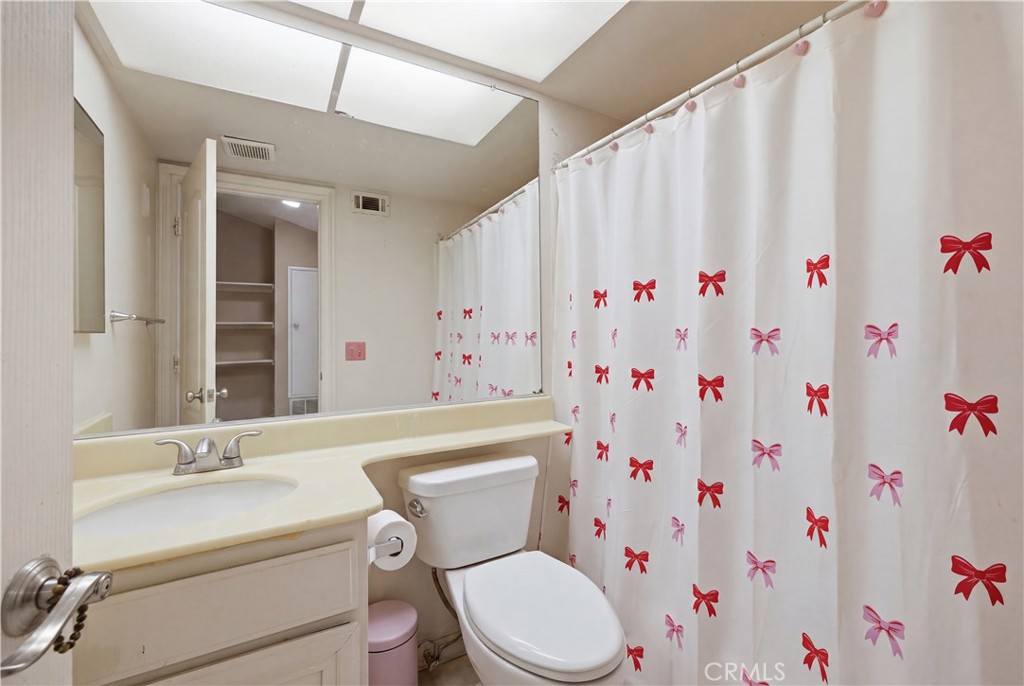 8231 Mason Avenue C Property Photo 15