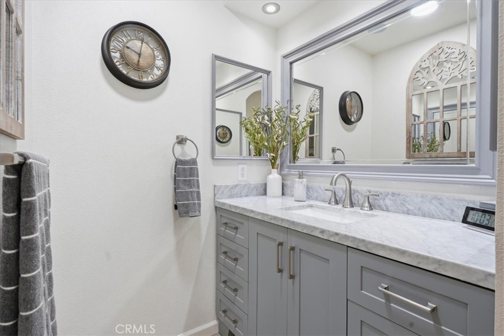 23515 Meriden Property Photo 14