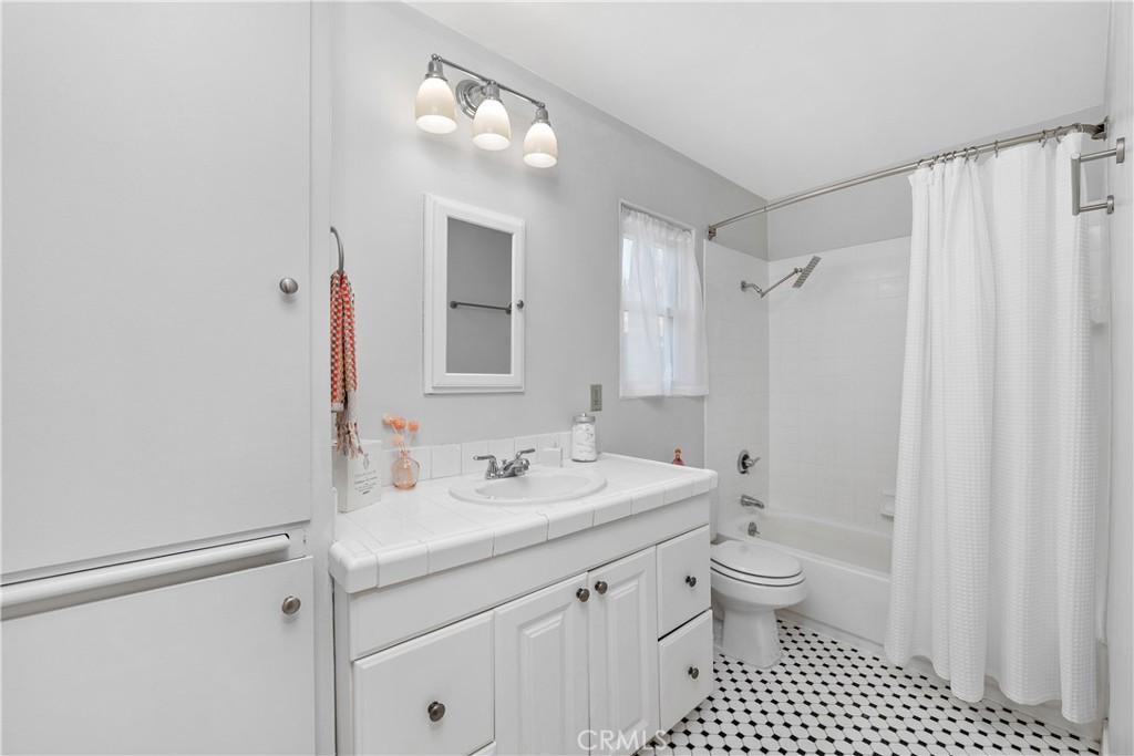4252 Fair Avenue 22 Property Photo 14