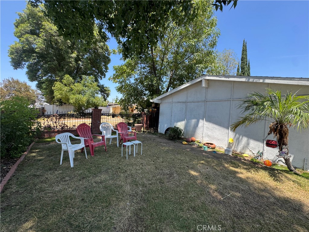 8740 Winnetka Property Photo 6