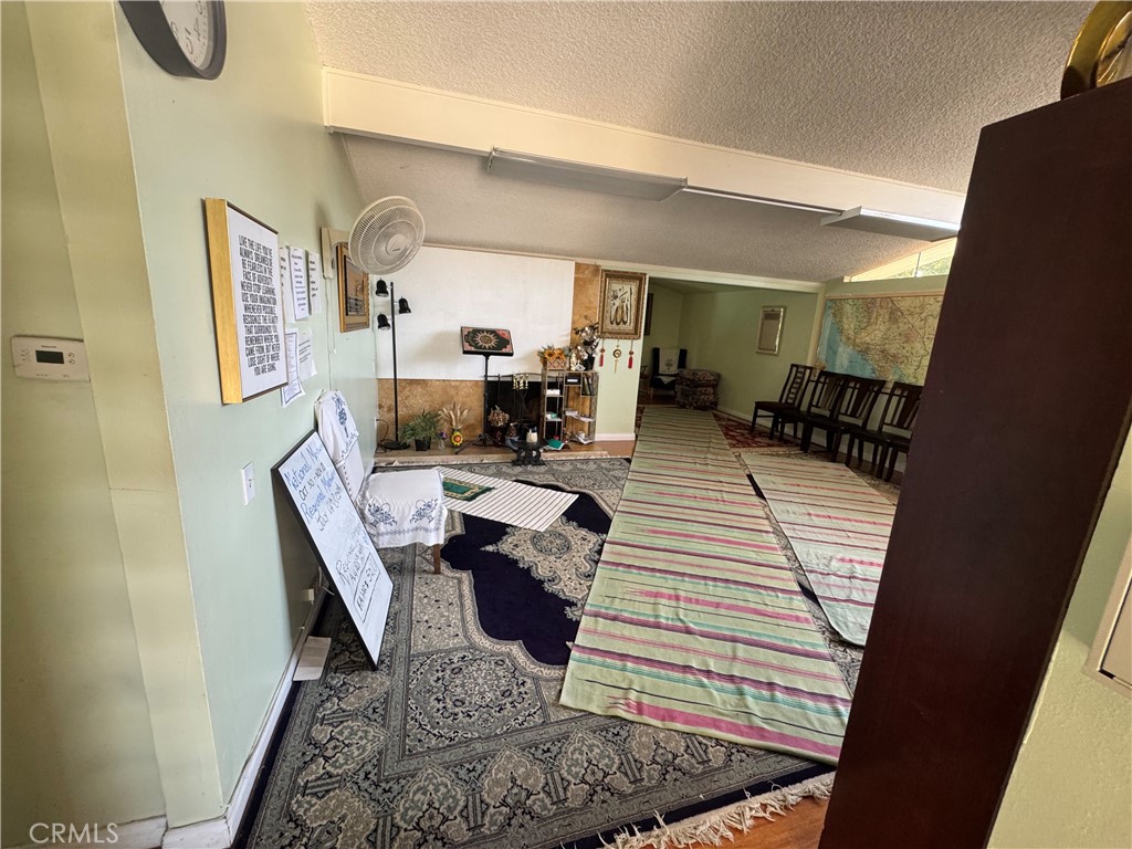 8740 Winnetka Property Photo 9