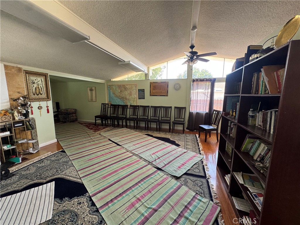 8740 Winnetka Property Photo 11