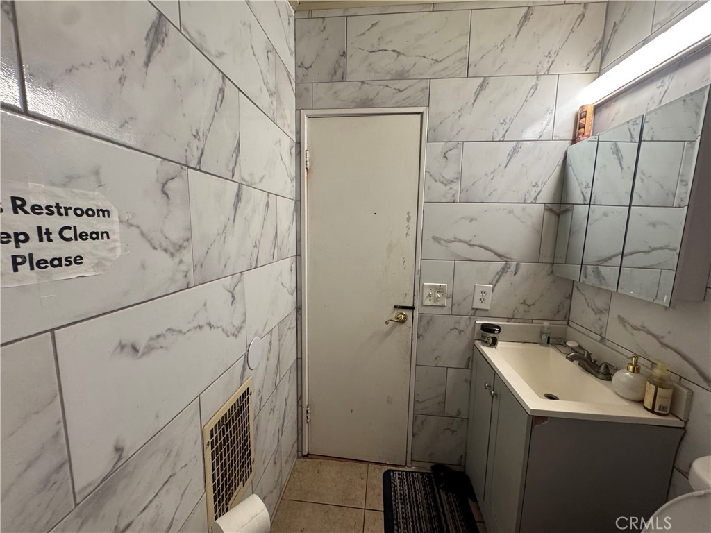 8740 Winnetka Property Photo 34