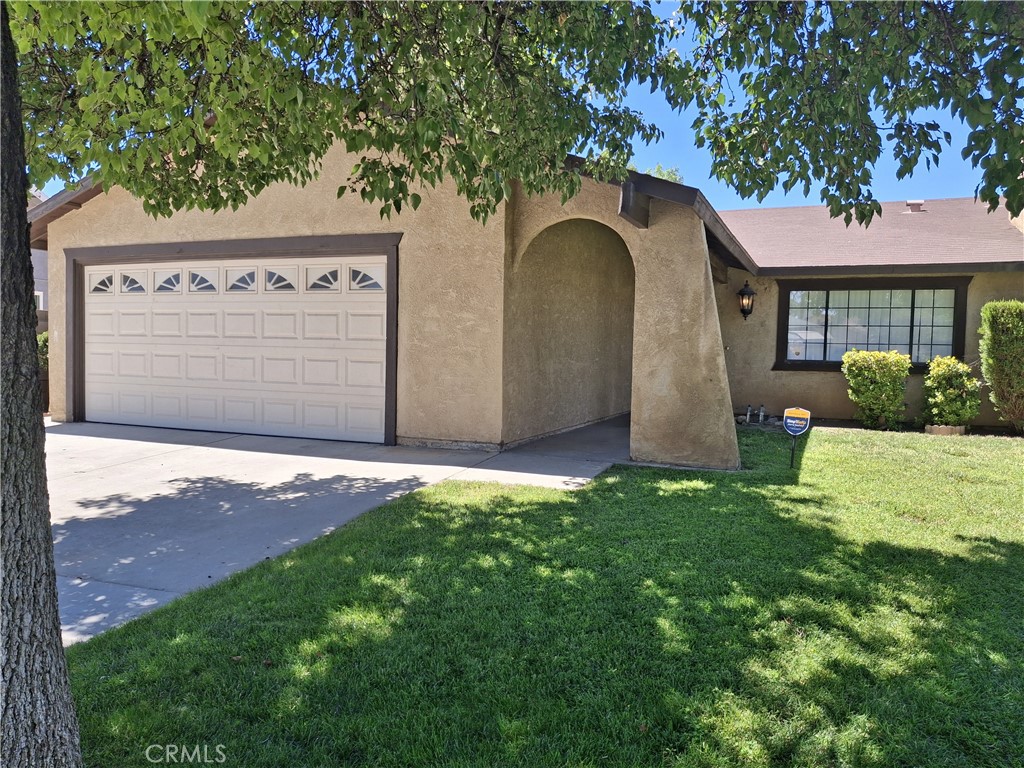 1012 Chagal Property Photo 1
