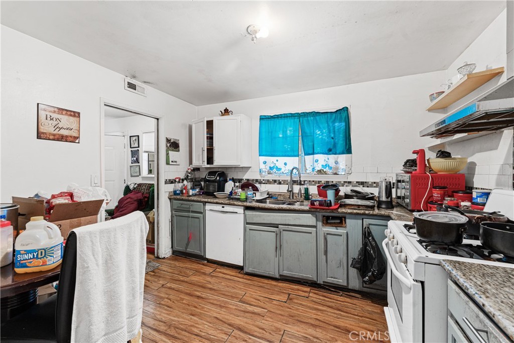 814 W Avenue H7 Property Photo 10