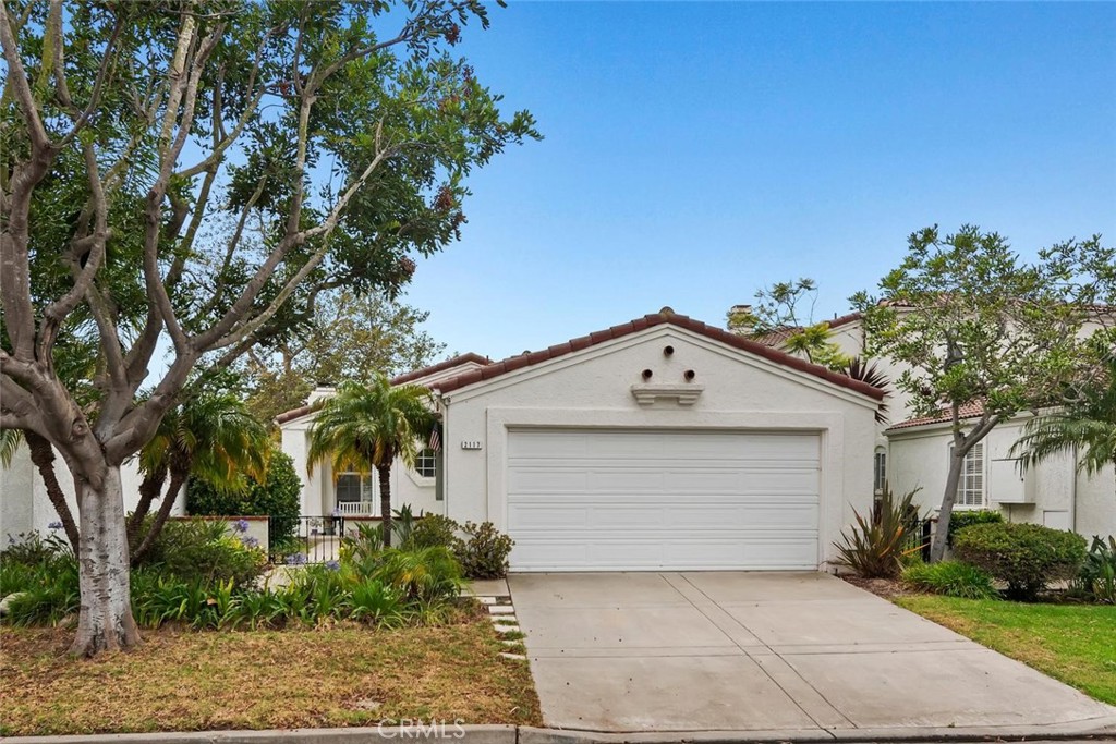 2117 Bermuda Dunes Property Photo 1