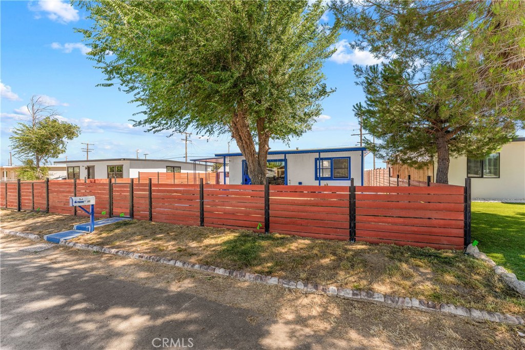 1544 Franklin Avenue Property Photo 1