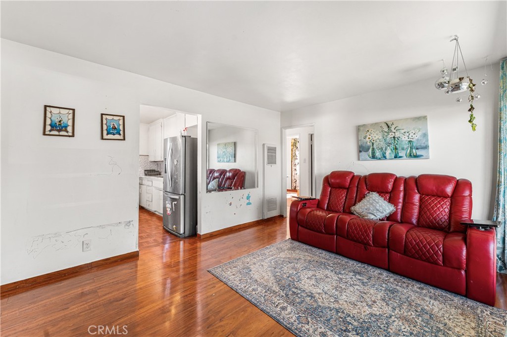 1544 Franklin Avenue Property Photo 5